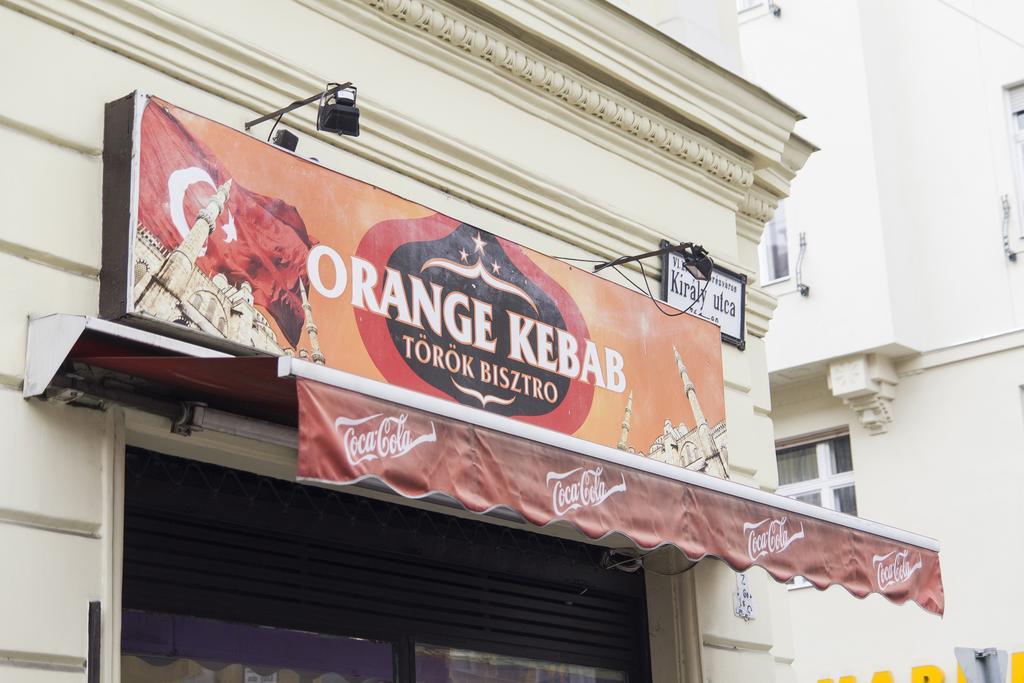 Ava's Champagne Center-andrash Street King Street Apartman Budapest