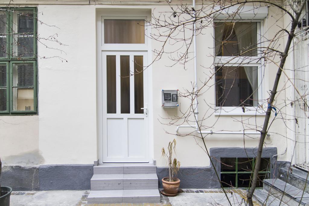 Ava's Champagne Center-andrash Street King Street Budapest