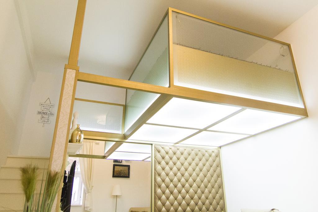 Ava's Champagne Center-andrash Street King Street Apartman Budapest